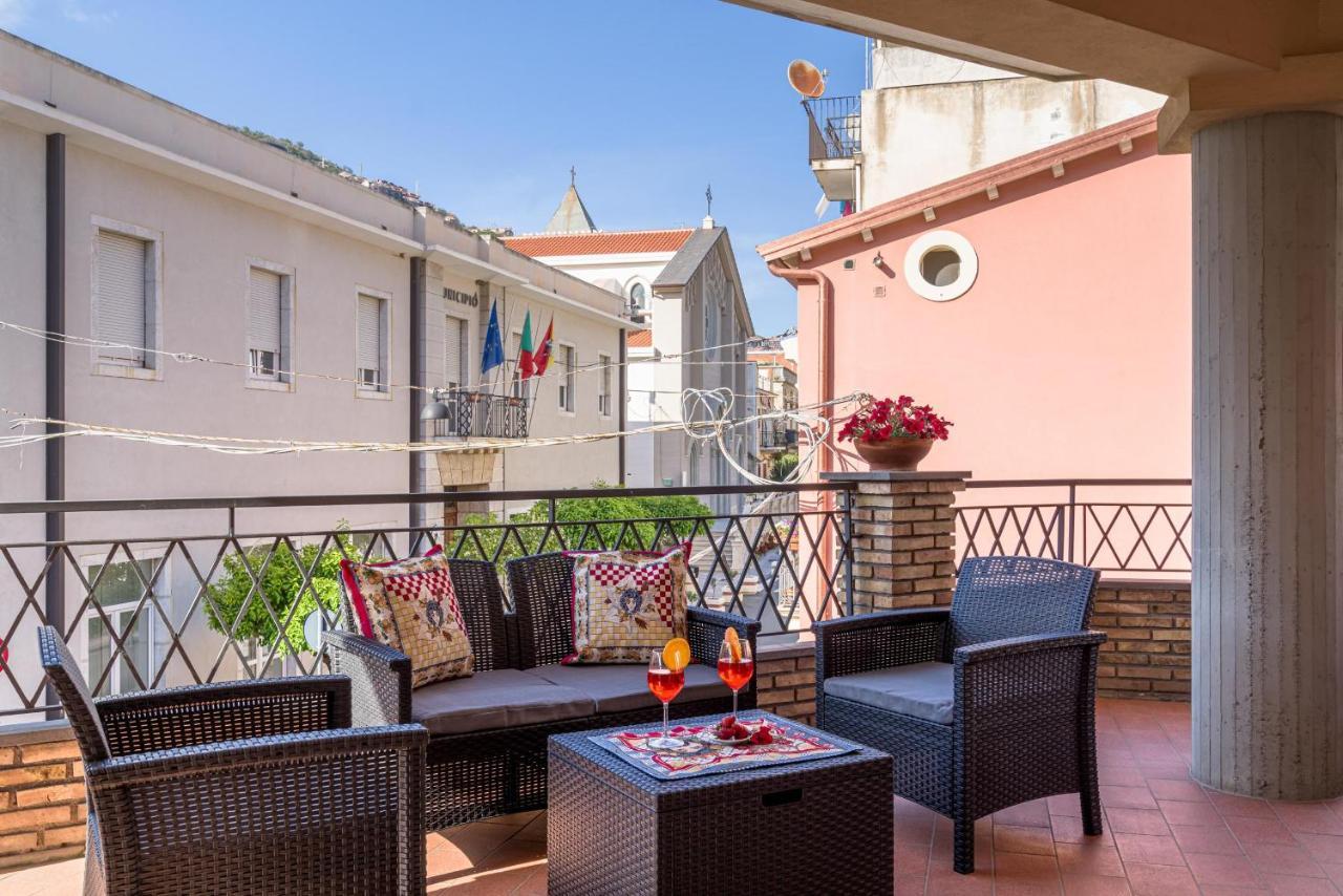 Loft Angolo Sul Mare Letojanni Zewnętrze zdjęcie